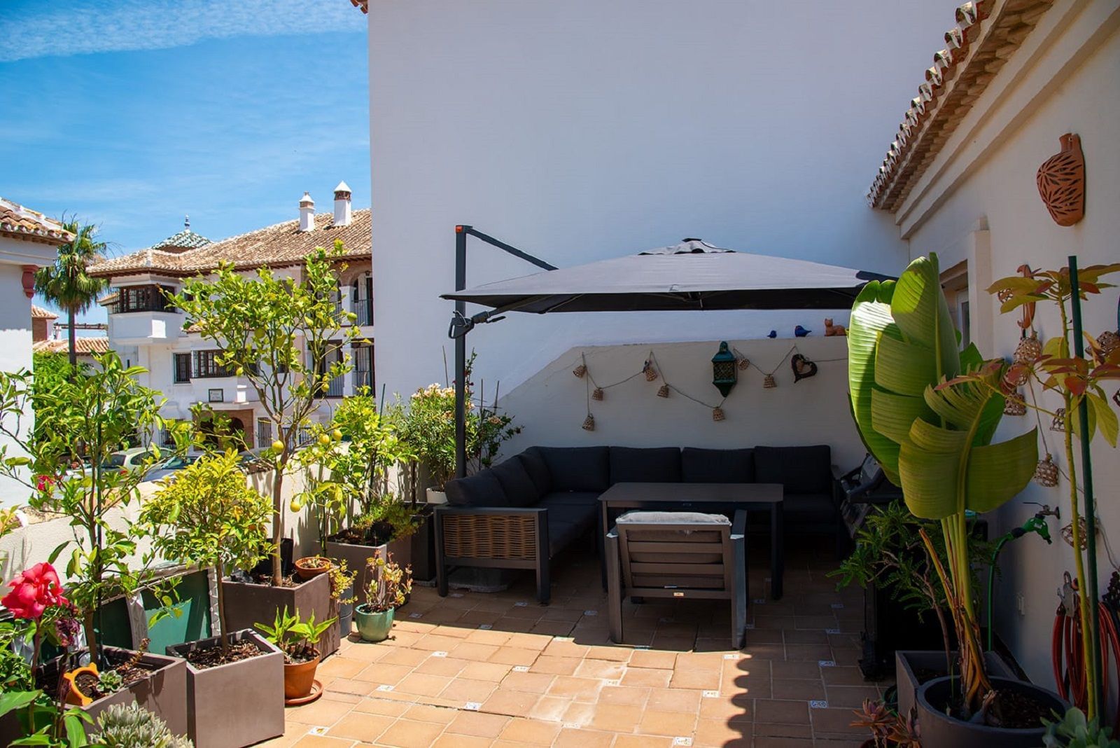 1 Bedroom Apartment in Mijas - Photo 2