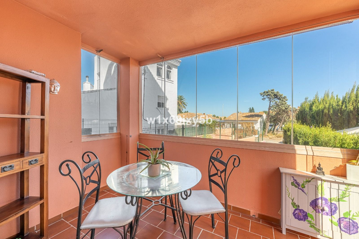 2 Bedroom Apartment in Manilva - Foto 2