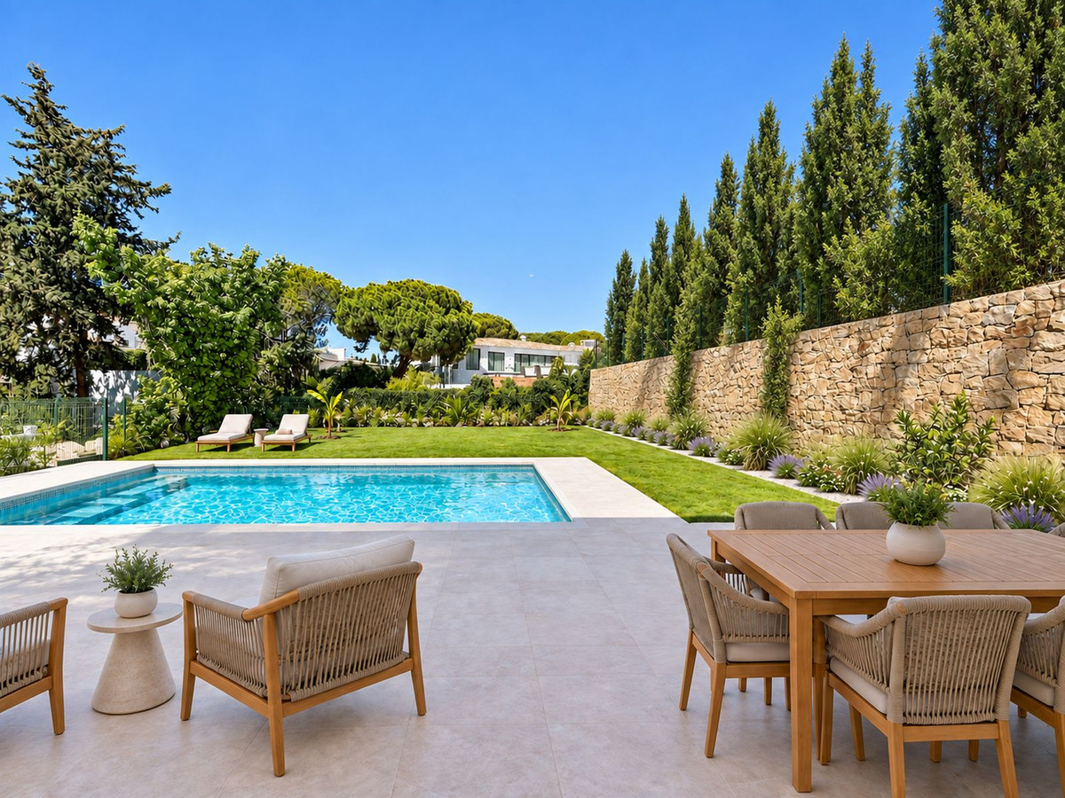 4 Bedroom Villa in Marbella - Photo 4