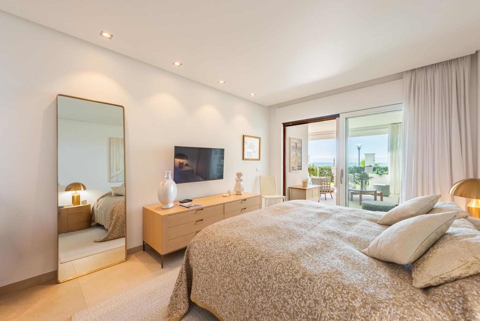 2 Bedroom Apartment in Estepona - Photo 16