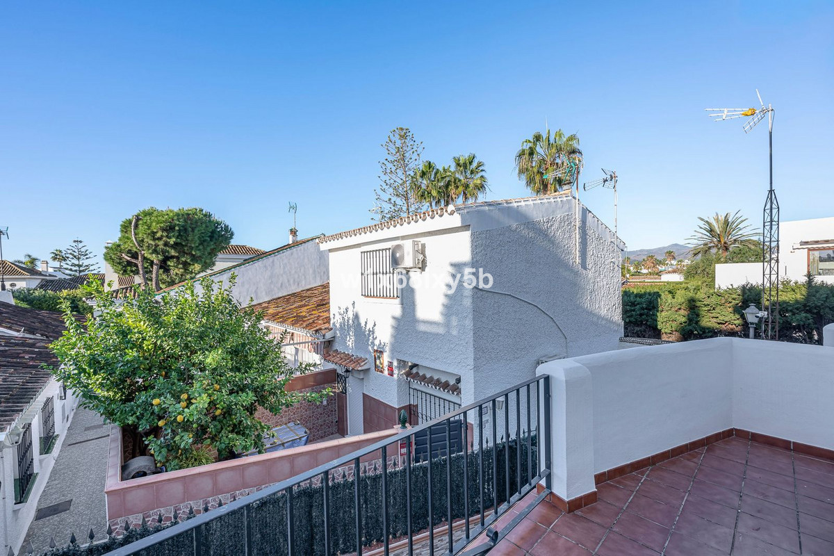 3 Bedroom Townhouse in Estepona - Фото 19