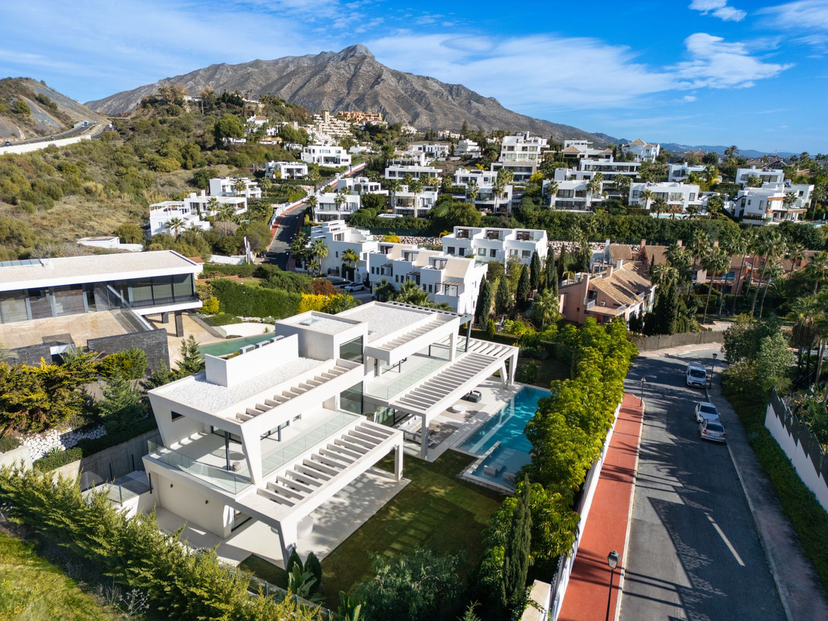 6 Bedroom Villa in Marbella - Photo 23