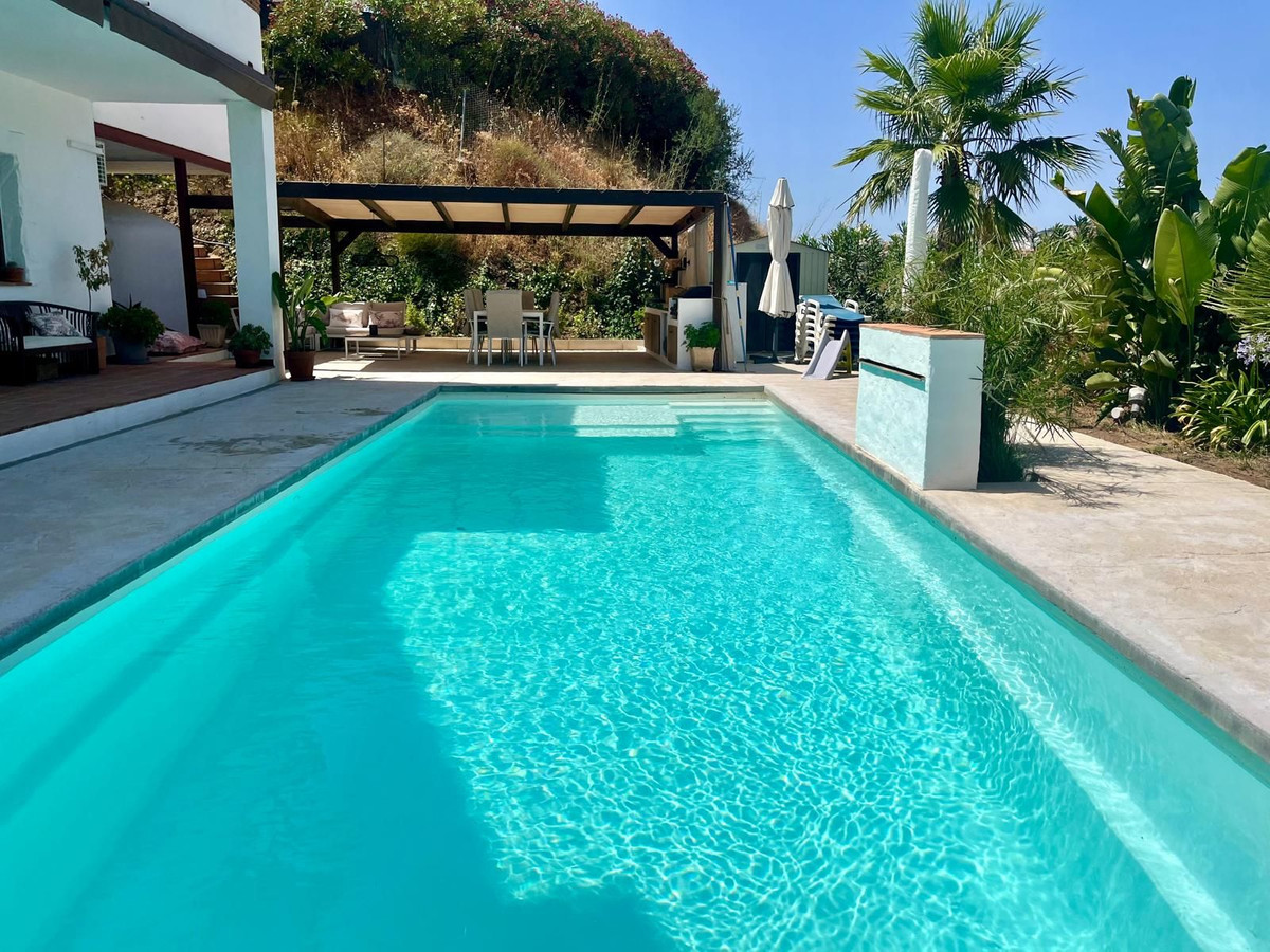 5 Bedroom Villa in Mijas - Photo 2