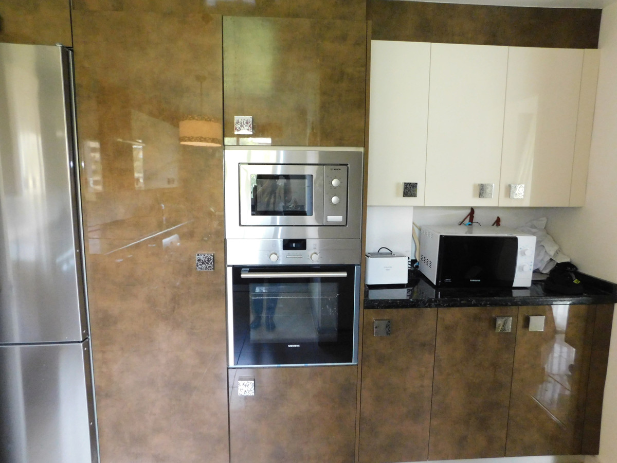 3 Bedroom Penthouse in San Pedro de Alcántara - Photo 22