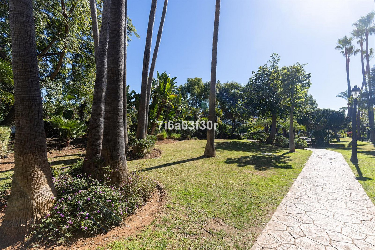 2 Bedroom Apartment in Marbella - Photo 46