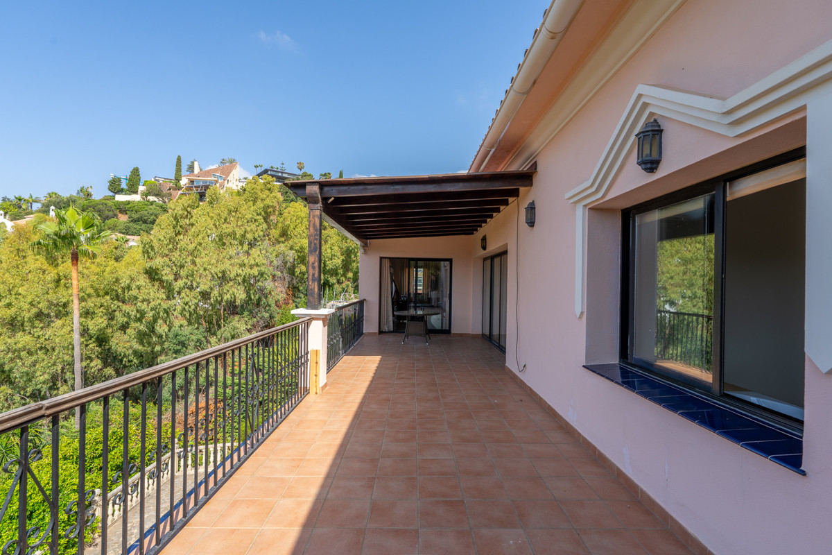 8 Bedroom Villa in Benahavís - Фото 24