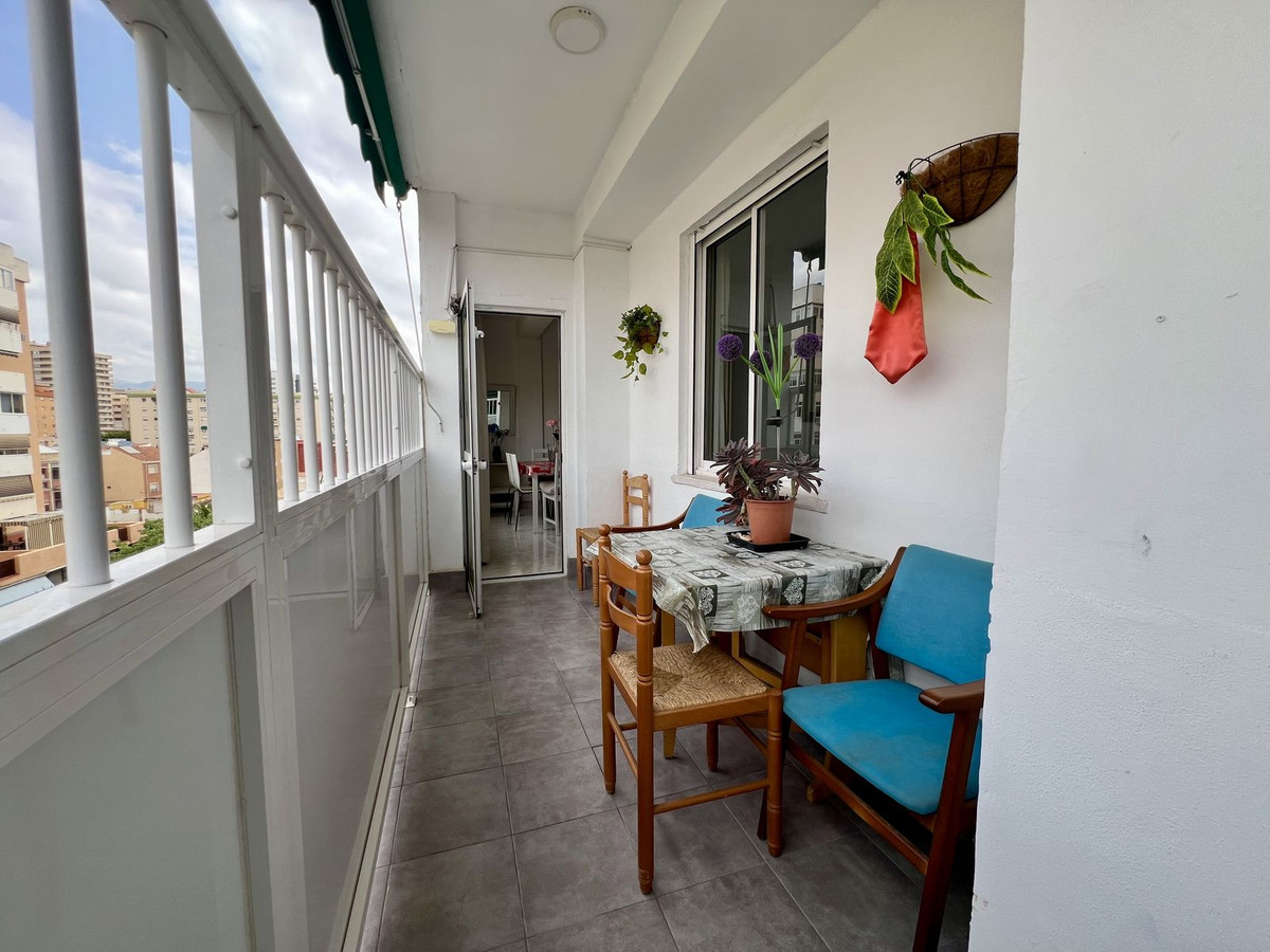 4 Bedroom Apartment in Málaga - Photo 3