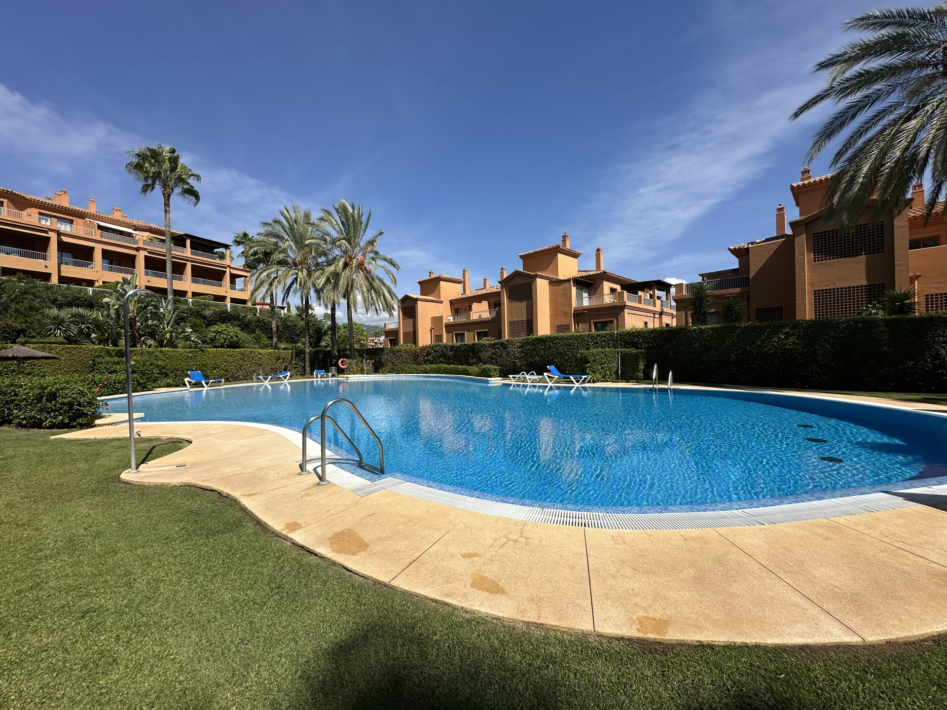 2 Bedroom Apartment in Estepona - Photo 25