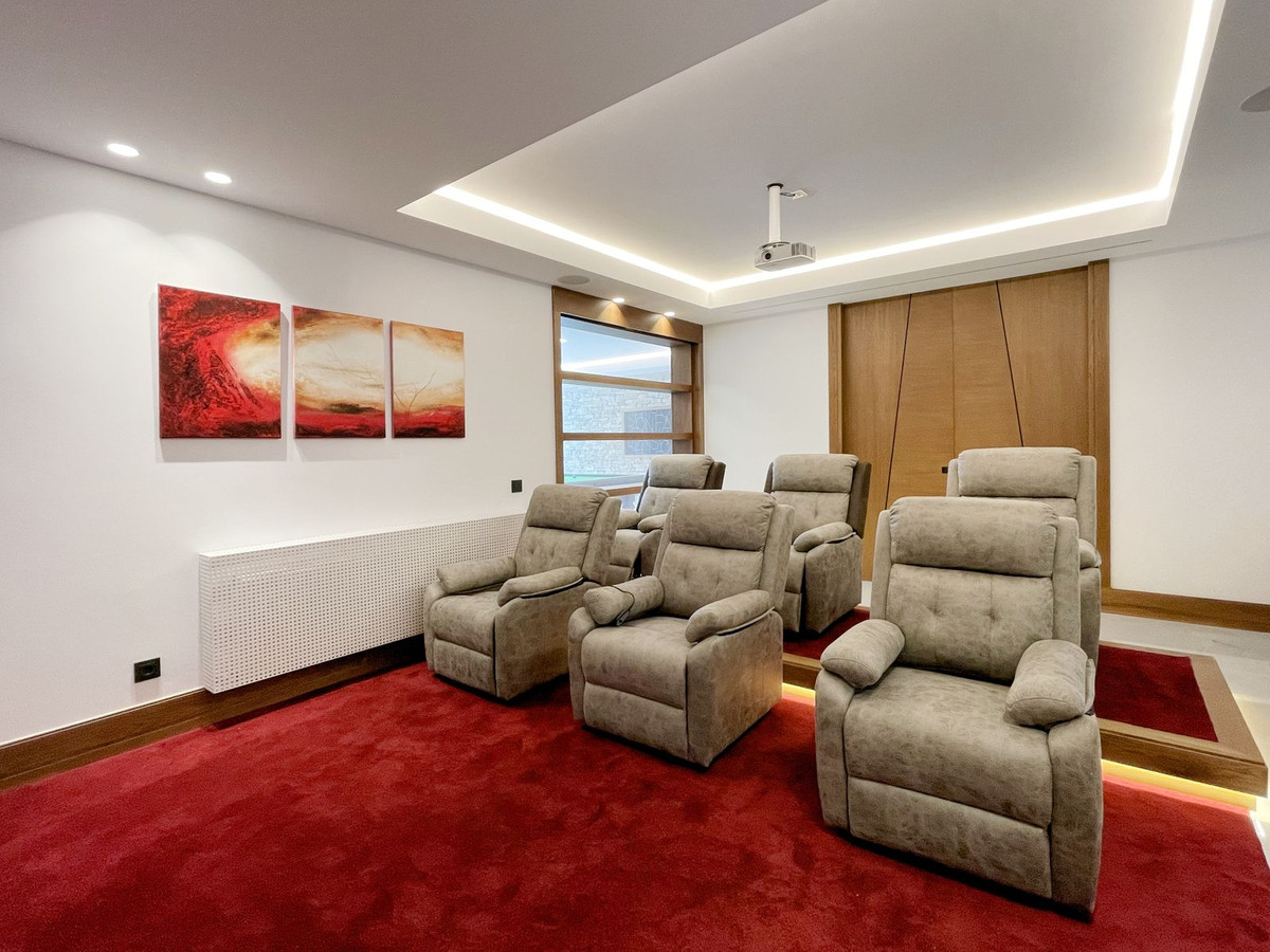 6 Bedroom Villa in San Roque - Photo 63