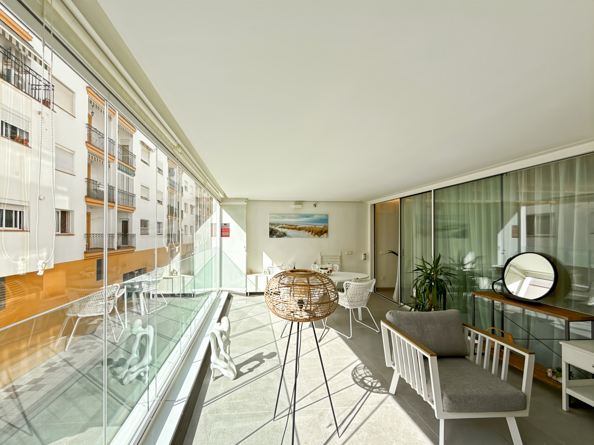2 Bedroom Apartment in Estepona - Photo 6