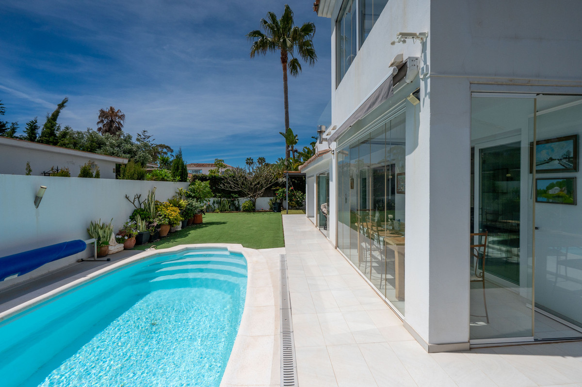 3 Bedroom Villa in Estepona - Фото 34