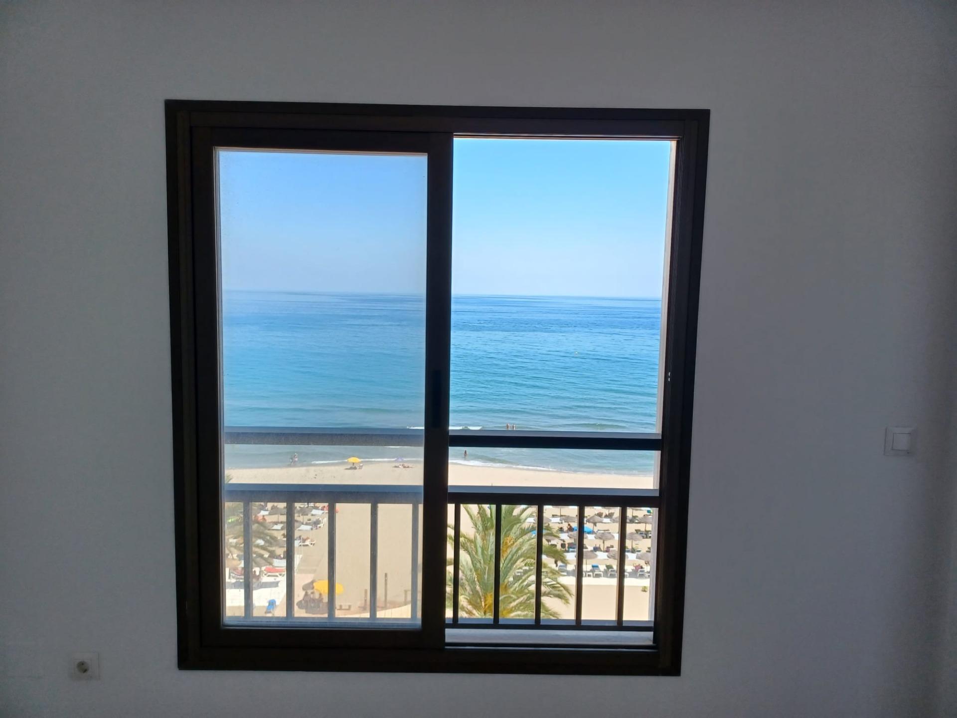 2 Bedroom Apartment in Fuengirola - Photo 3