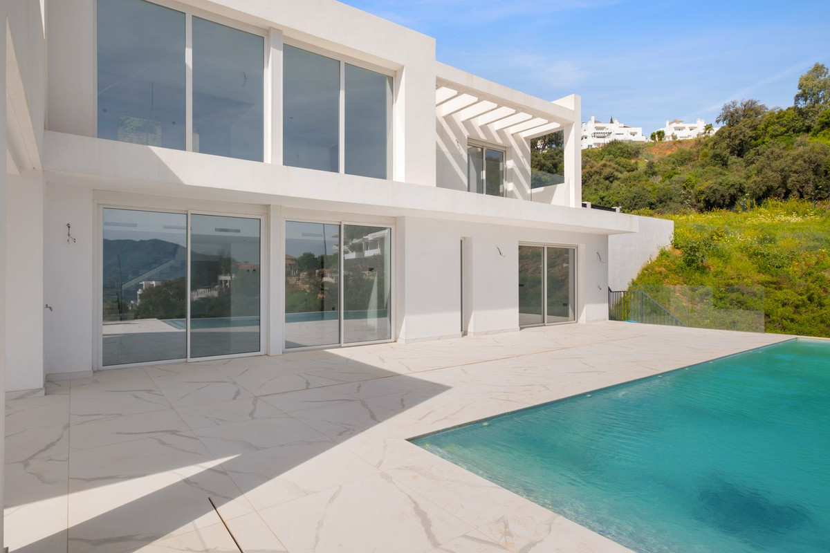 4 Bedroom Villa in Marbella - Photo 47