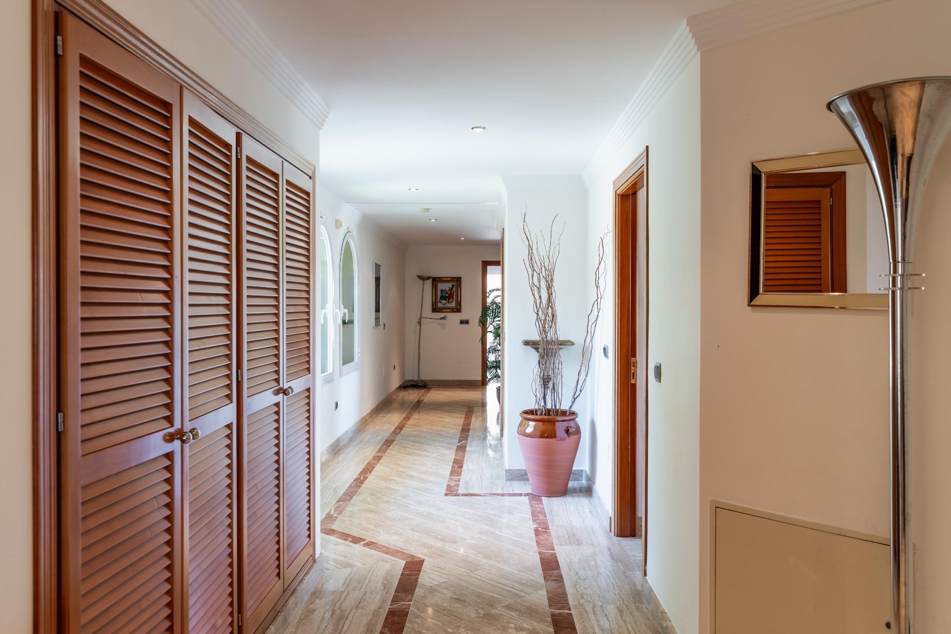 5 Bedroom Villa in Benahavís - Foto 16