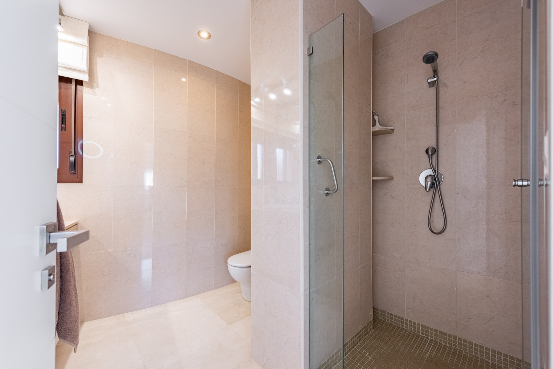 3 Bedroom Penthouse in Estepona - Photo 18