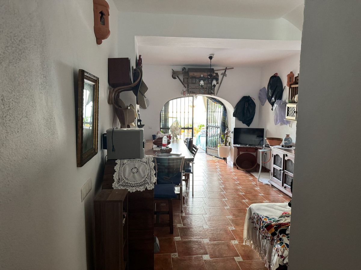 4 Bedroom Townhouse in Álora - Photo 28