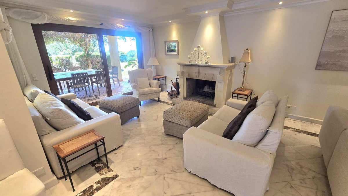 7 Bedroom Villa in Marbella - Photo 32