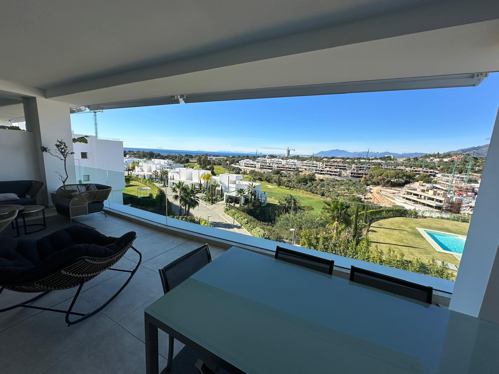 4 Bedroom Apartment in Marbella - Photo 2