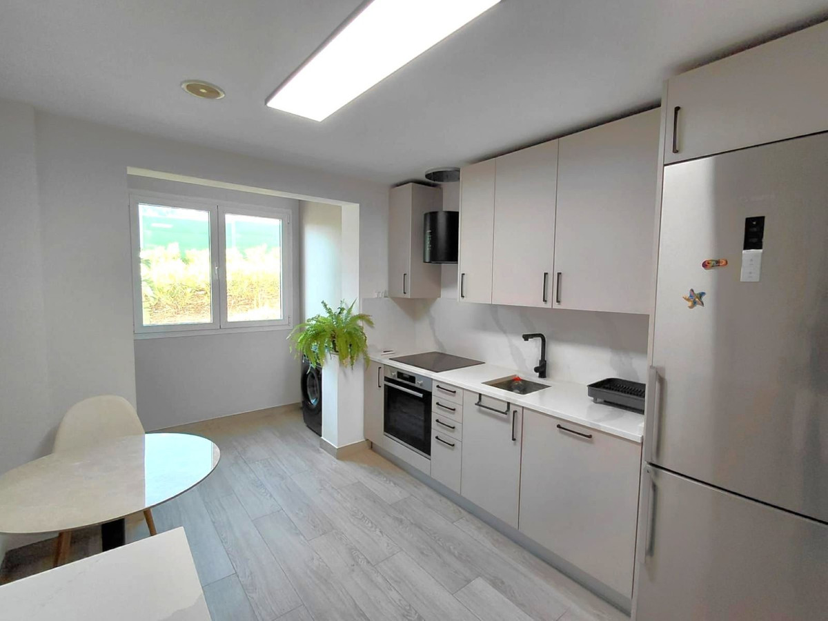 2 Bedroom Apartment in Marbella - Photo 10