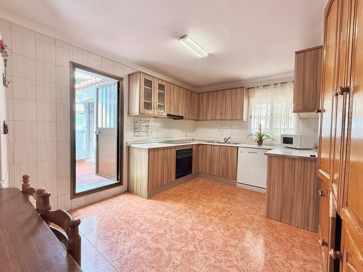4 Bedroom Villa in Mijas - Photo 21