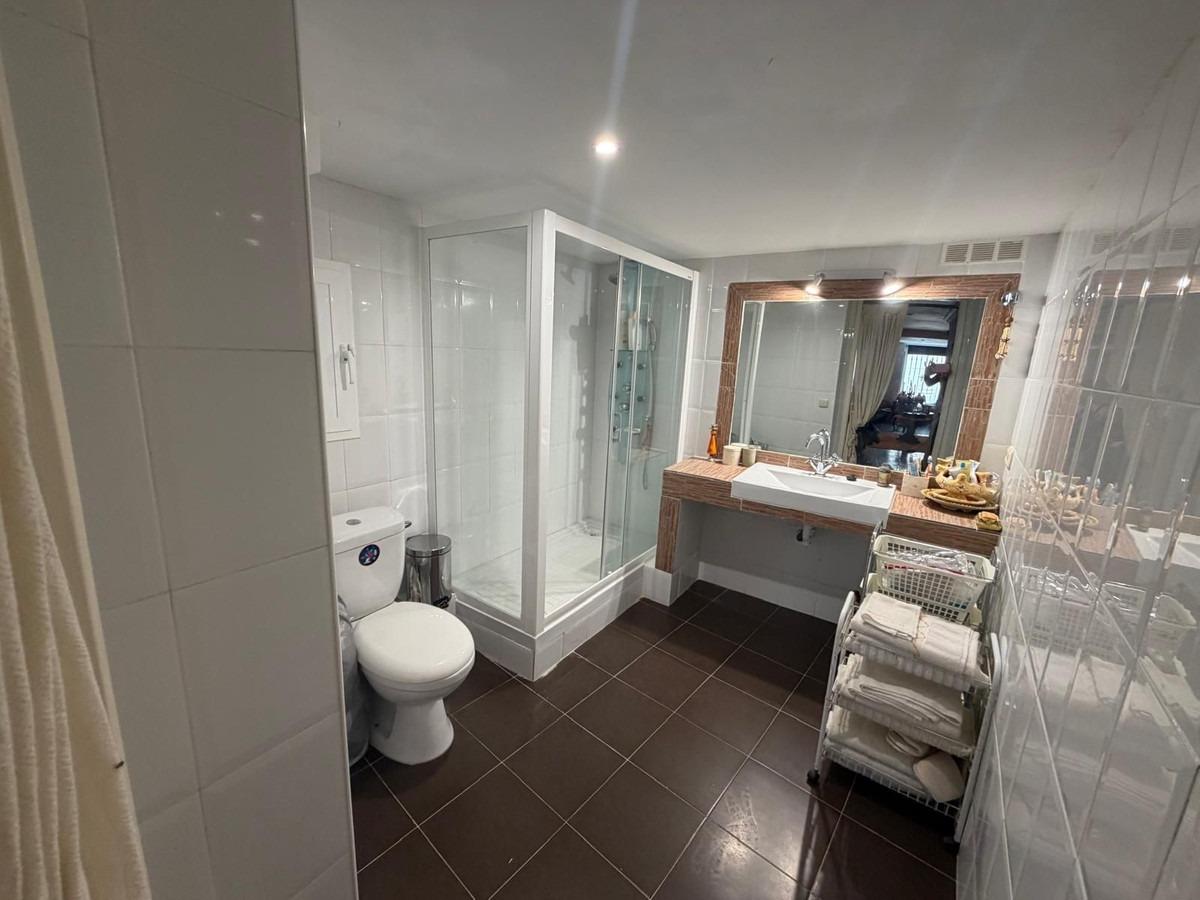3 Bedroom Townhouse in Marbella - Photo 9