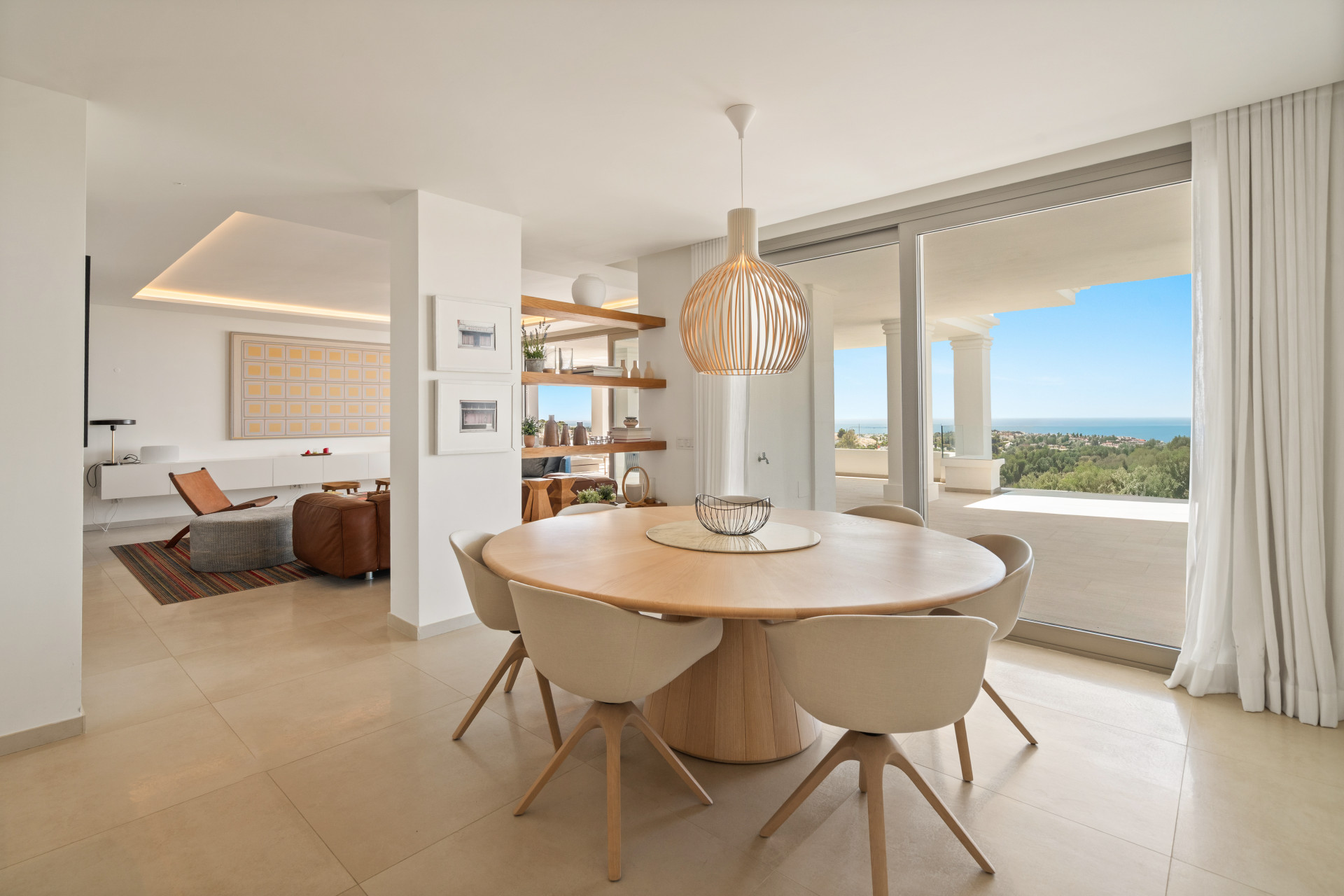 5 Bedroom Apartment in Marbella - Photo 8