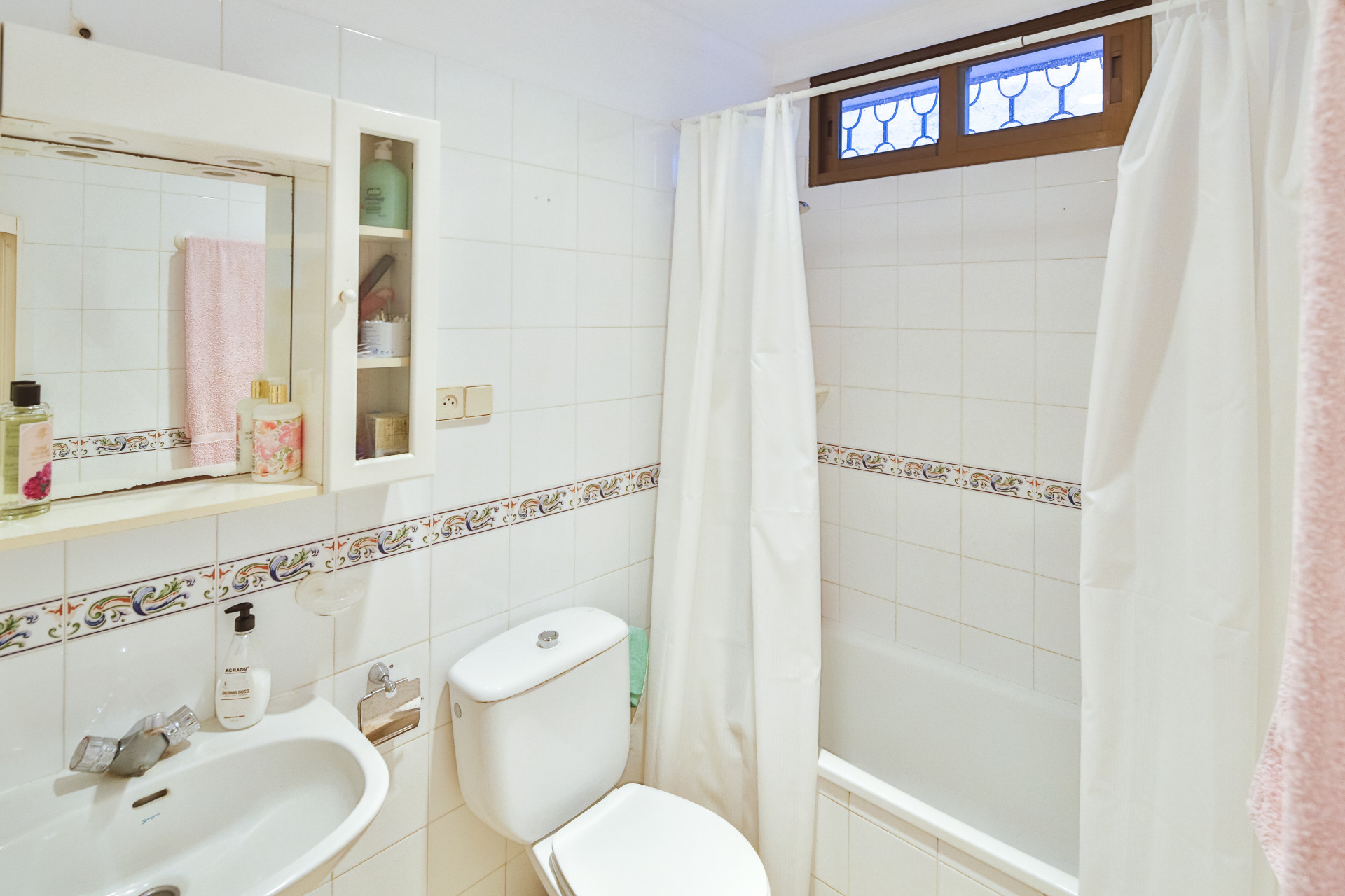 6 Bedroom Villa in Marbella - Photo 31
