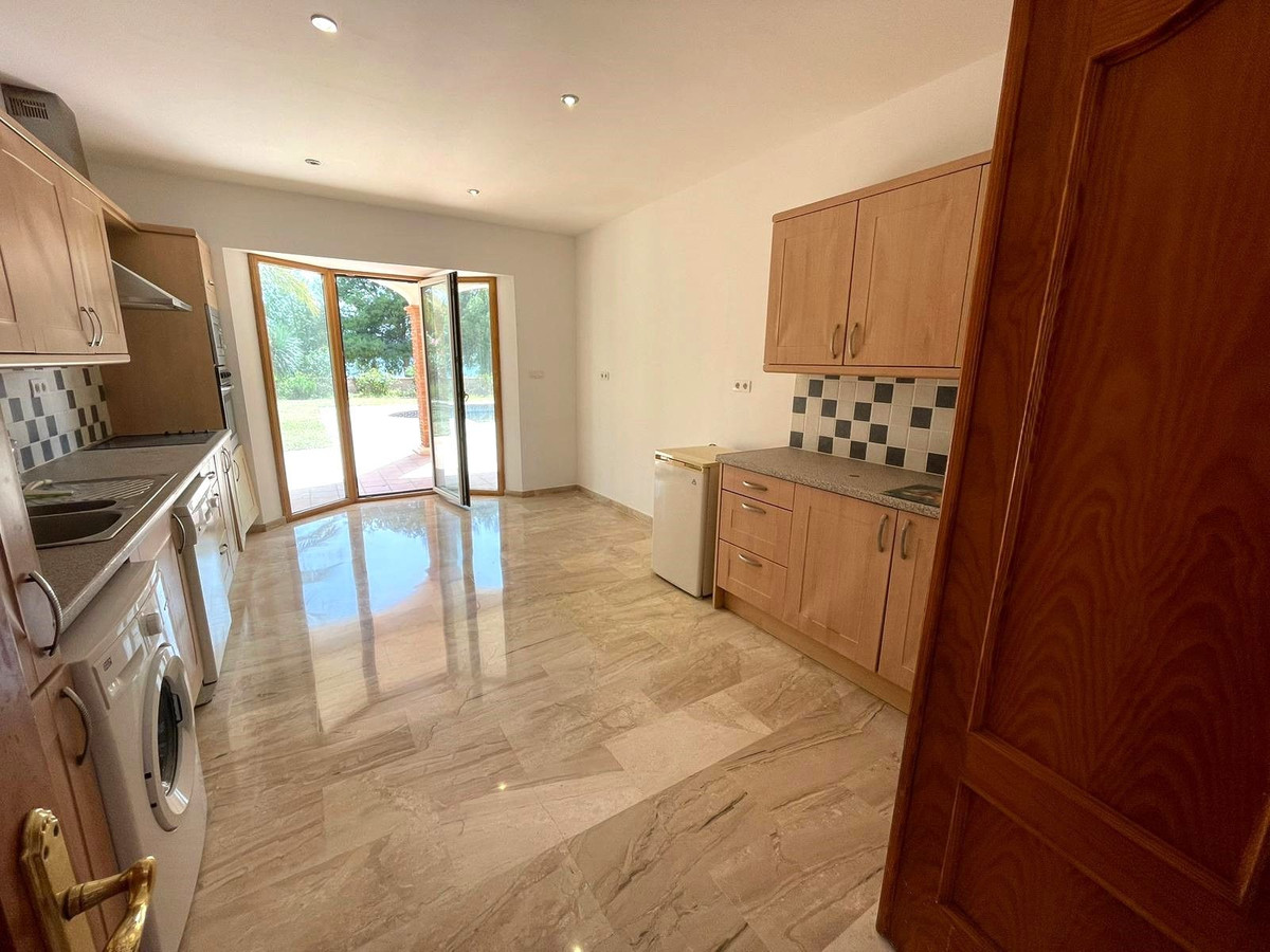 5 Bedroom Villa in Mijas - Photo 24