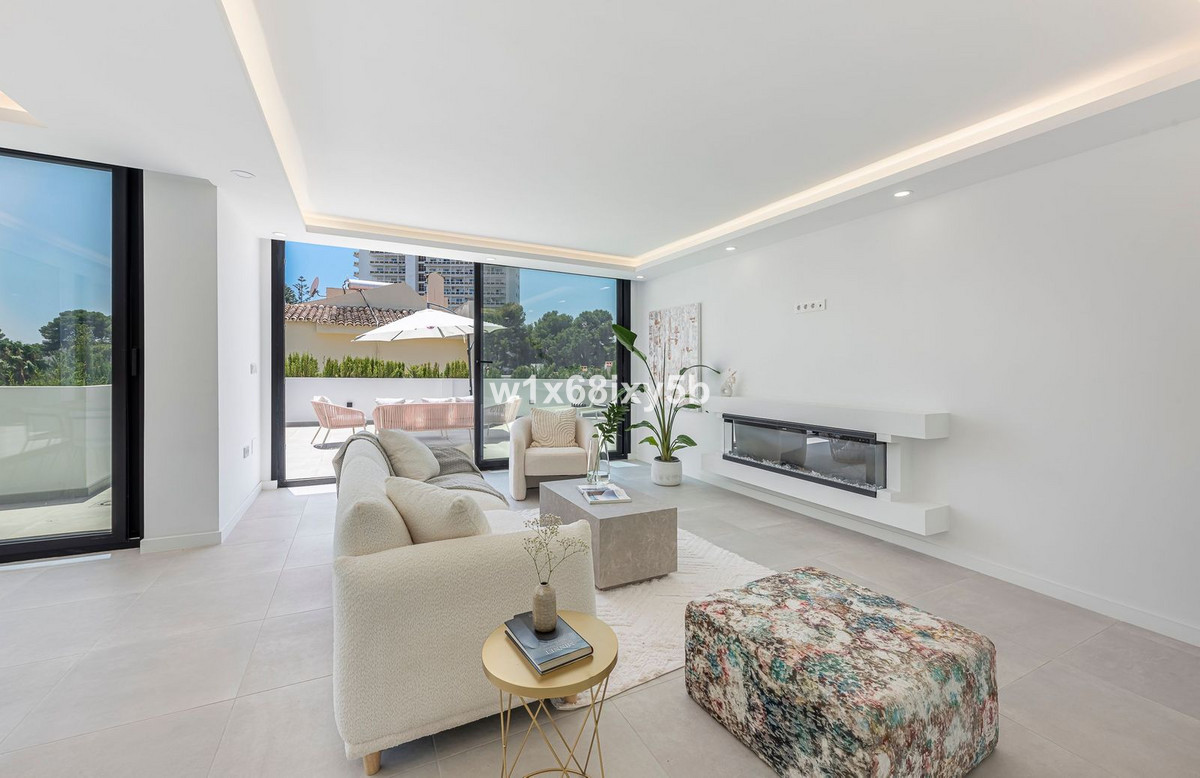 3 Bedroom Villa in Marbella - Photo 3