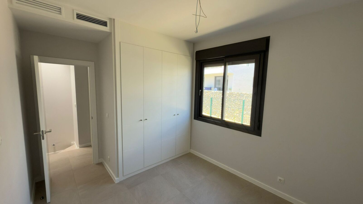 4 Bedroom Villa in Mijas - Photo 24