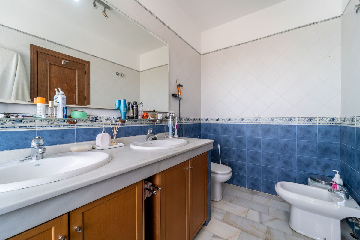 3 Bedroom Townhouse in Marbella - Photo 35