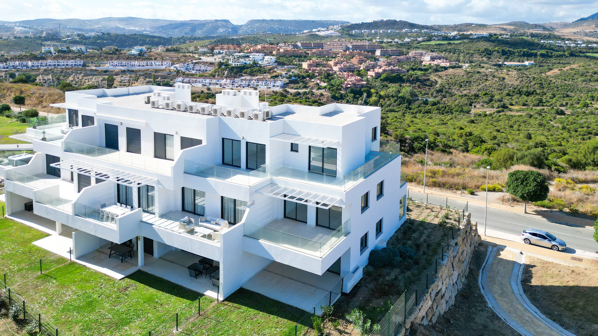 3 Bedroom Apartment in Estepona - Photo 15