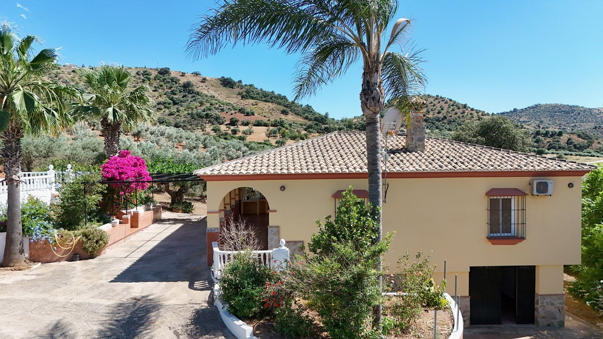 3 Bedroom Villa in Coín - Photo 3