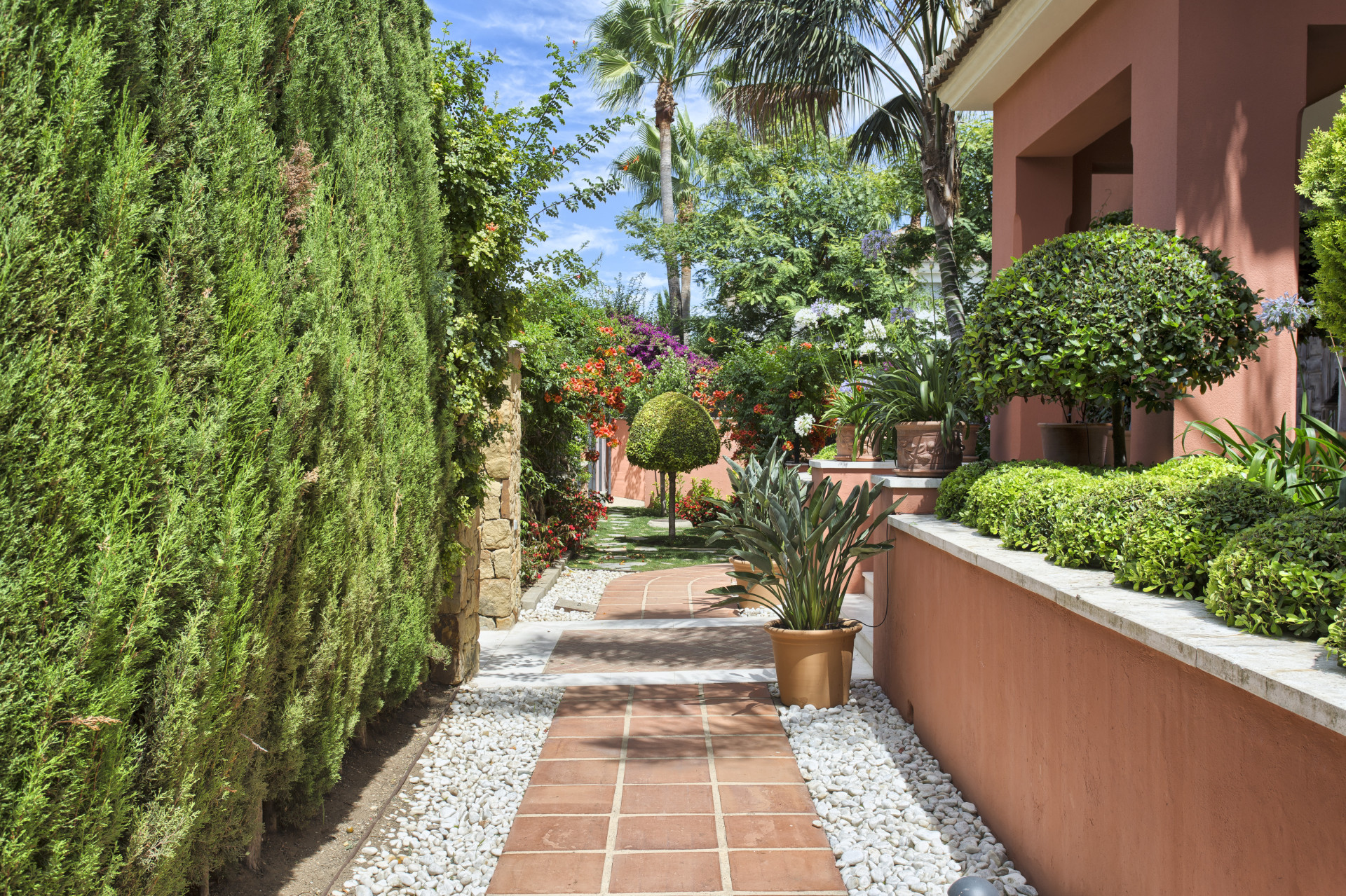 5 Bedroom Villa in Marbella - Photo 22