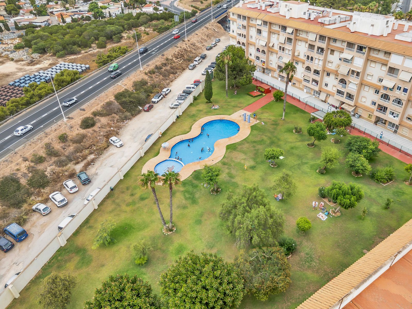 Apartamento com 1 quarto com piscina em Alicante, Espanha – Foto 17
