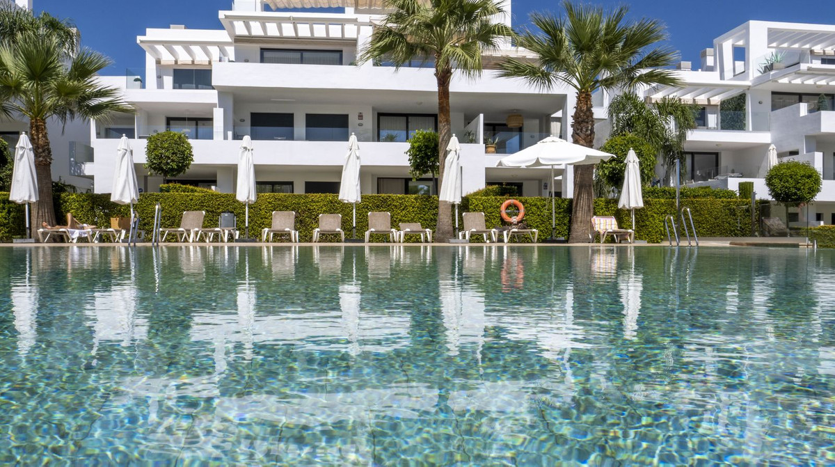 2 Bedroom Apartment in Estepona - Photo 22
