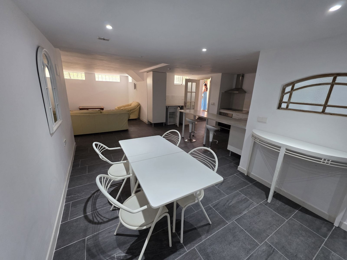 3 Bedroom Villa in San Pedro de Alcántara - Photo 7