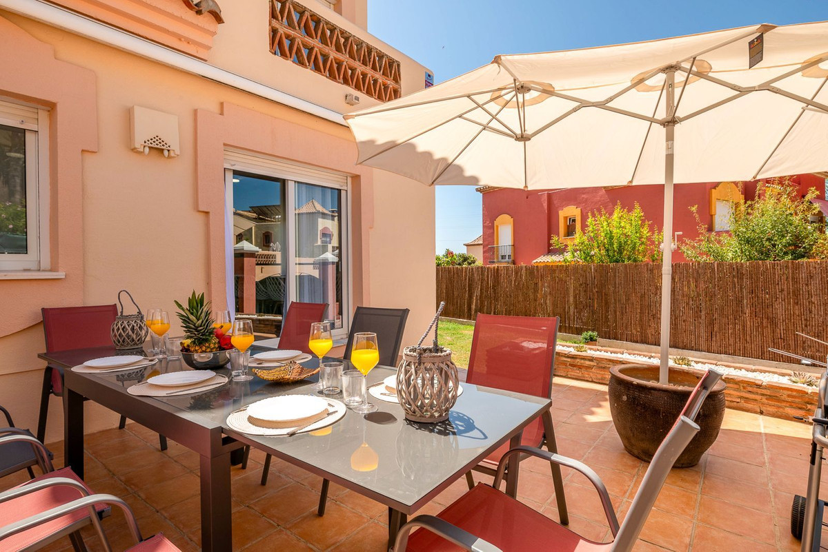 4 Bedroom Villa in Marbella - Photo 14