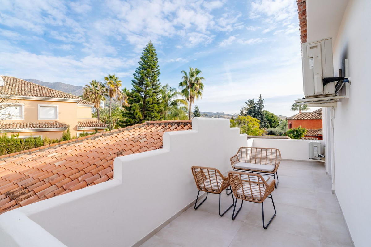 6 Bedroom Villa in Marbella - Photo 39