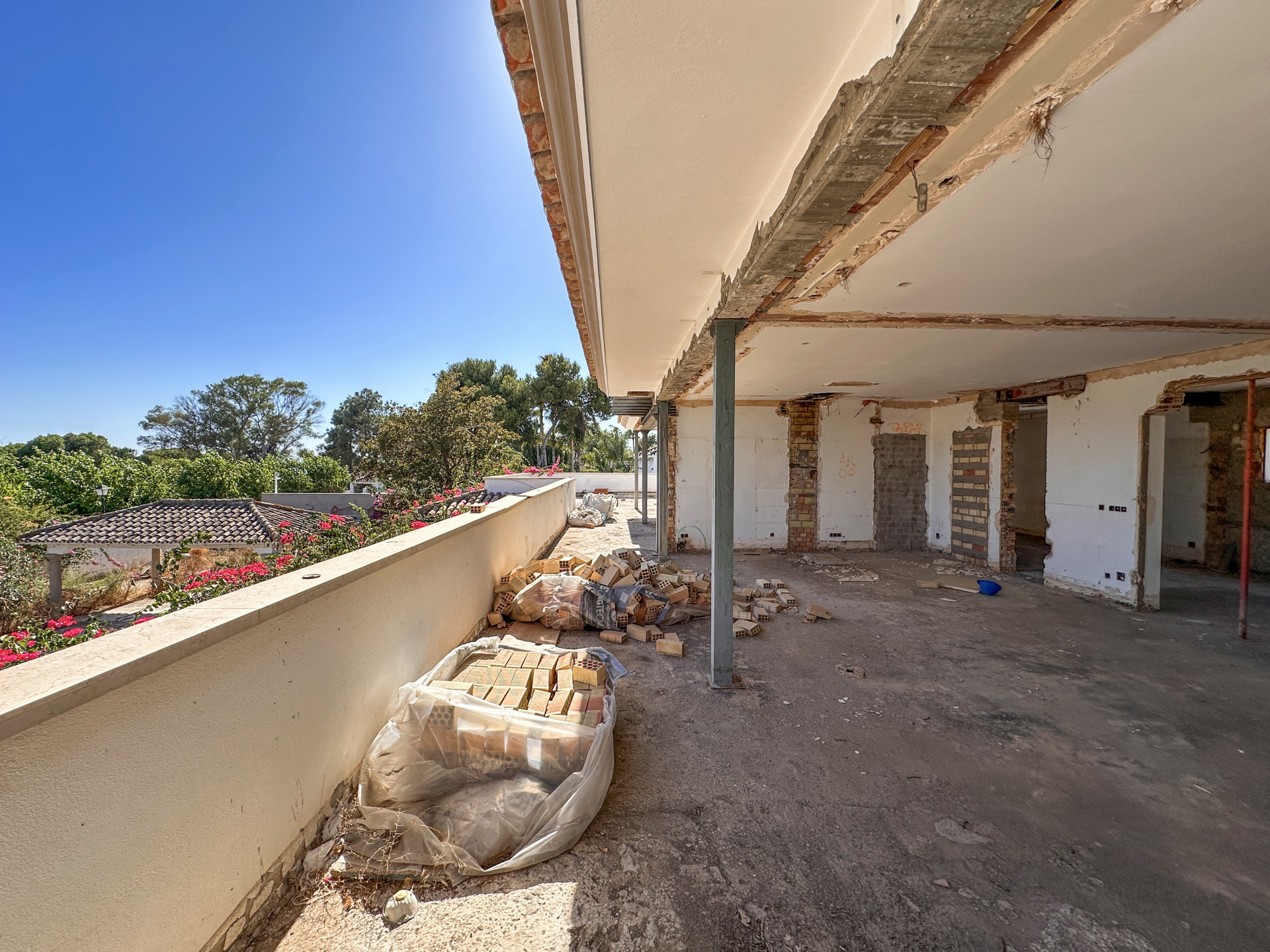 5 Bedroom Villa in Estepona - Photo 4