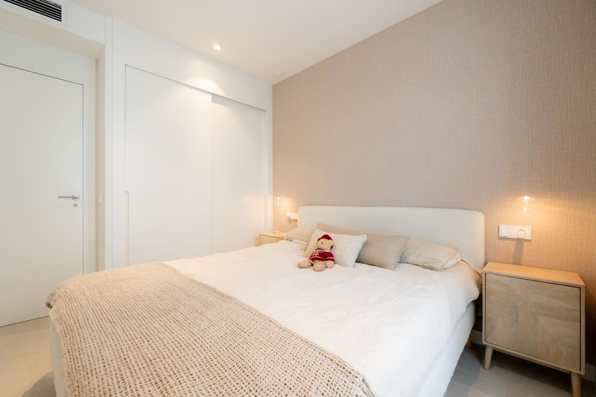 3 Bedroom Apartment in Fuengirola - Photo 24