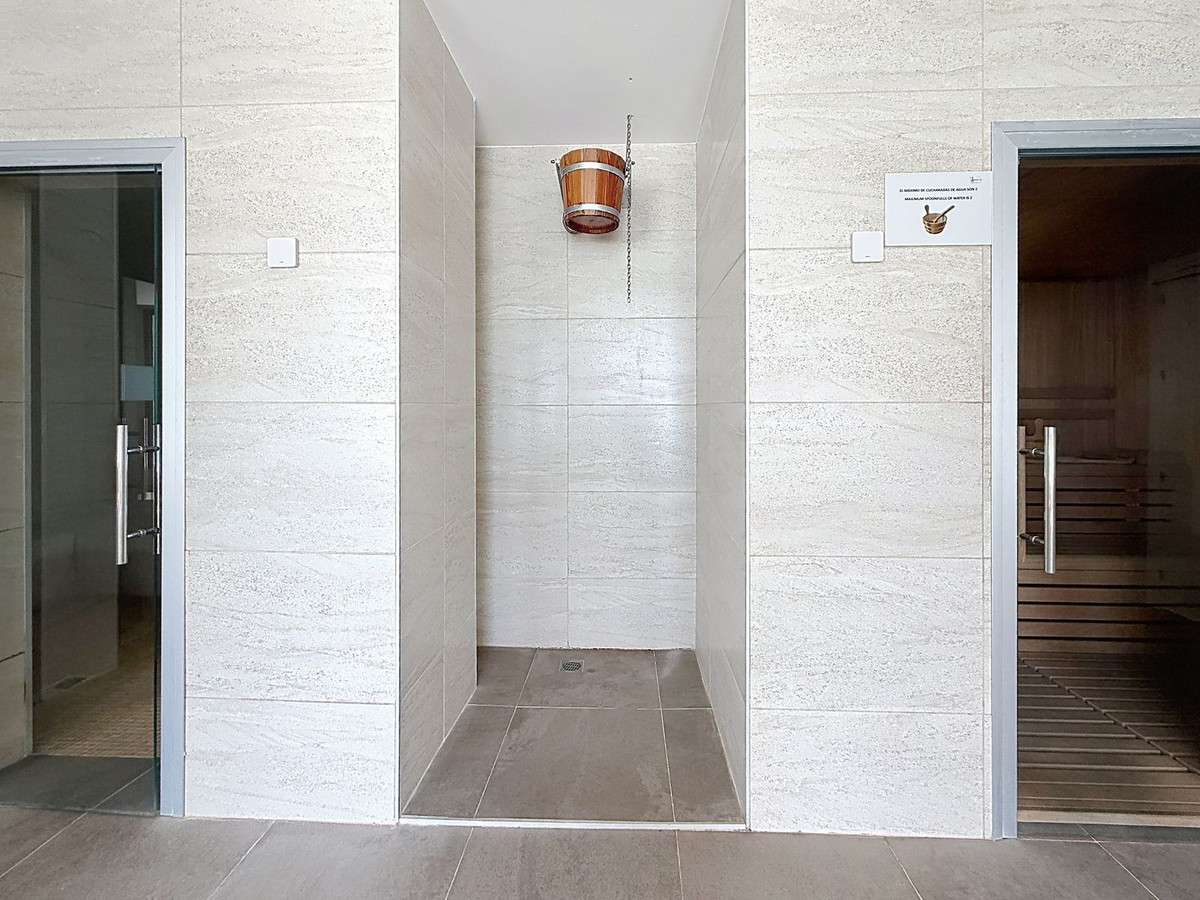 4 Bedroom Penthouse in La Alcaidesa - Photo 52