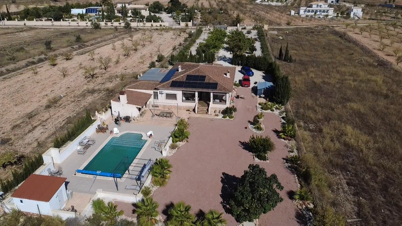 Moradia com 4 quartos com piscina em Alicante, Espanha – Foto 1