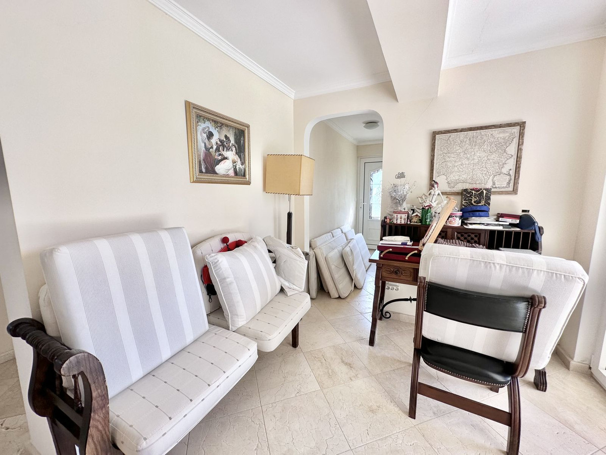 6 Bedroom Villa in Marbella - Photo 53