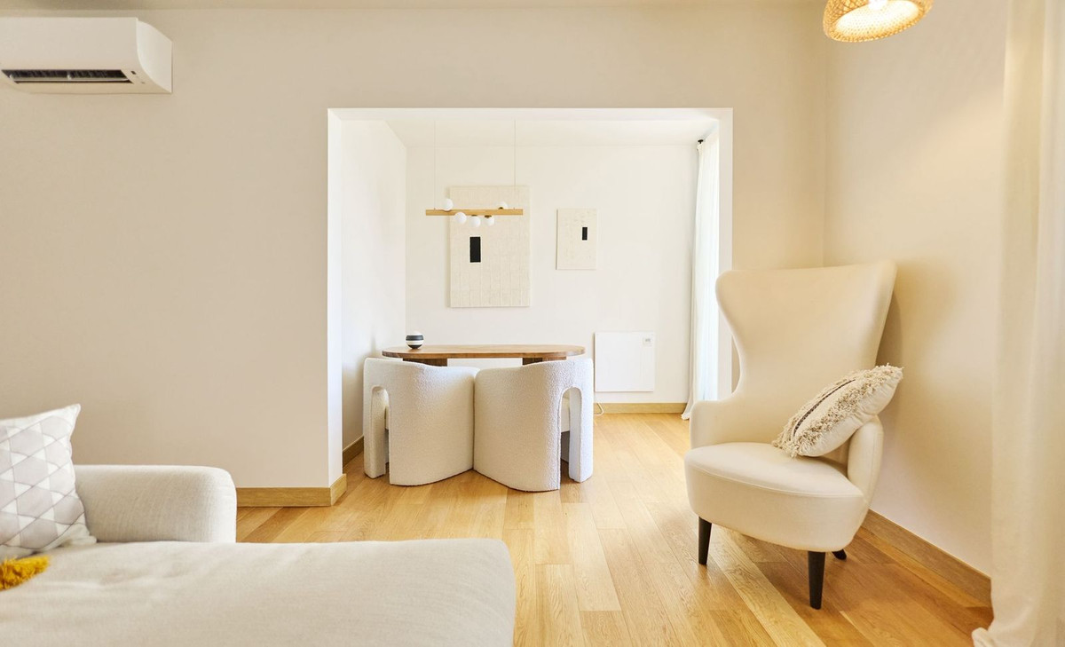 2 Bedroom Apartment in Marbella - Photo 6