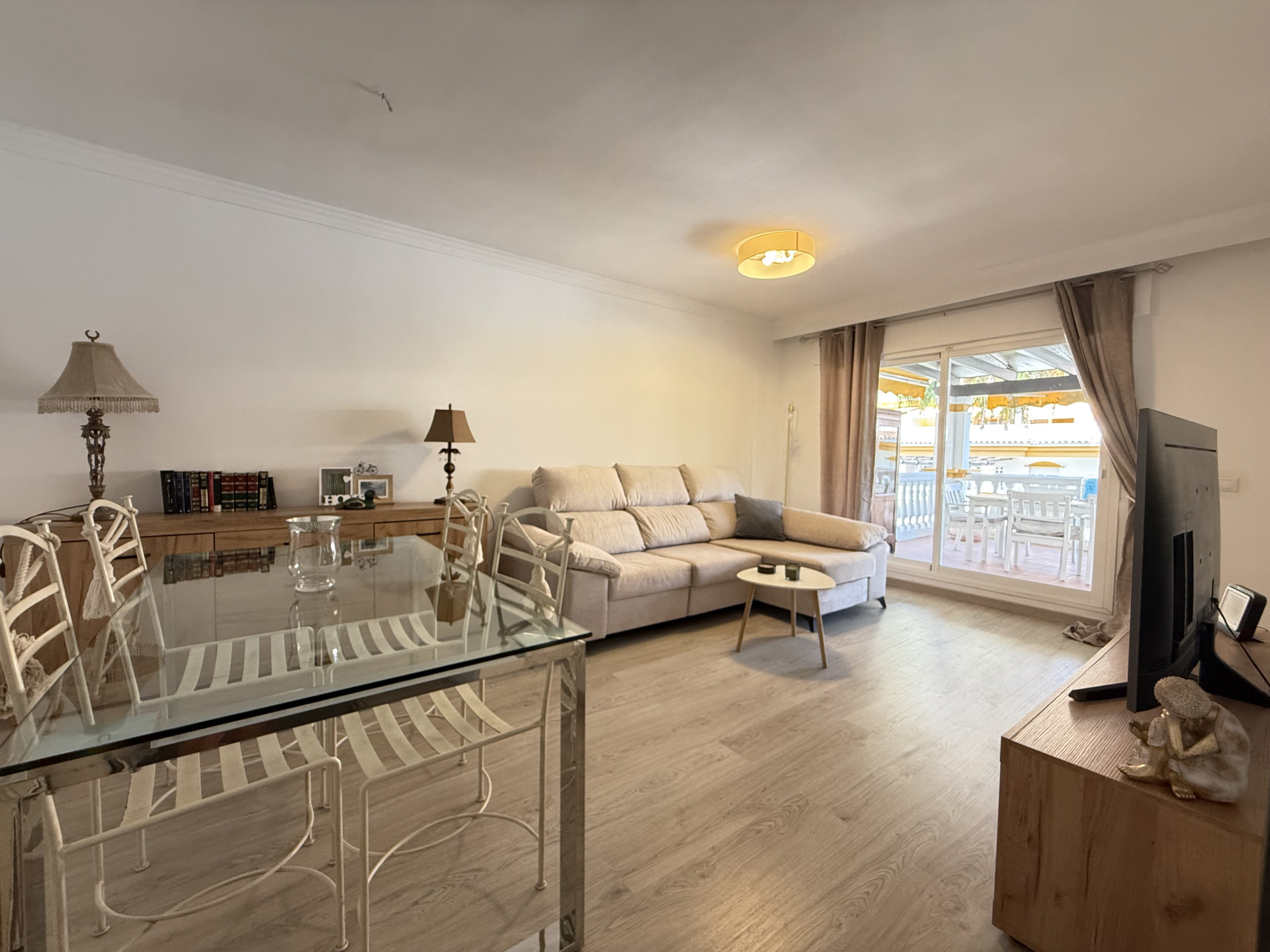 3 Bedroom Apartment in Marbella - Photo 8