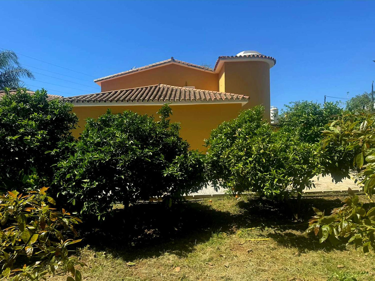 4 Bedroom Villa in Marbella - Photo 35