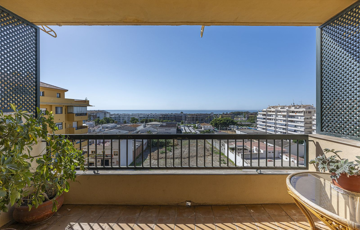 3 Bedroom Apartment in San Pedro de Alcántara - Photo 2