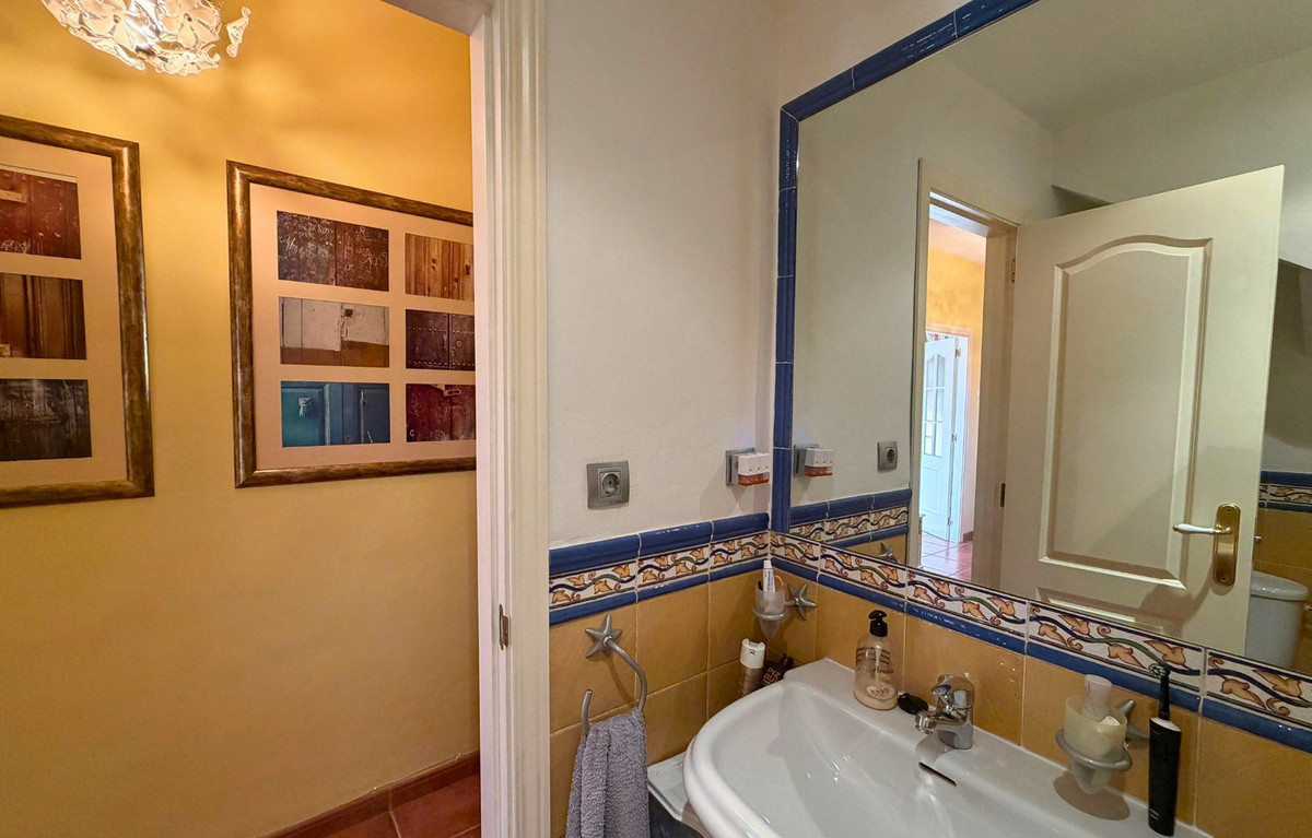 3 Bedroom Townhouse in Marbella - Photo 23
