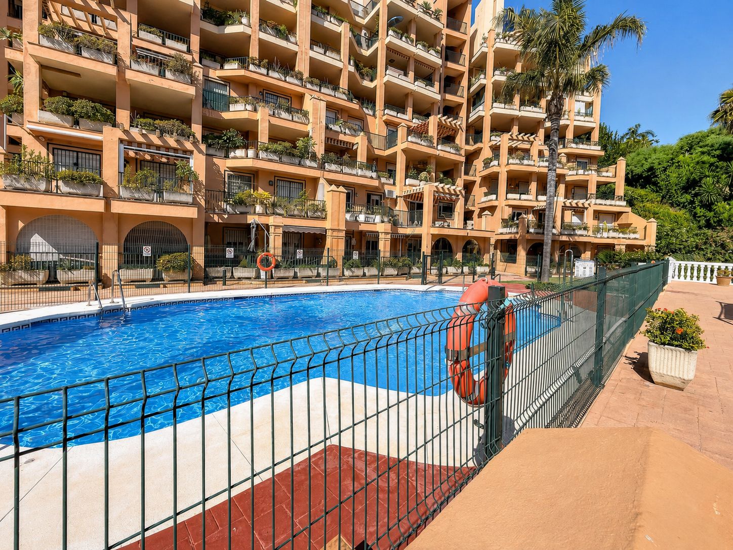 2 Bedroom Apartment in Fuengirola - Photo 32
